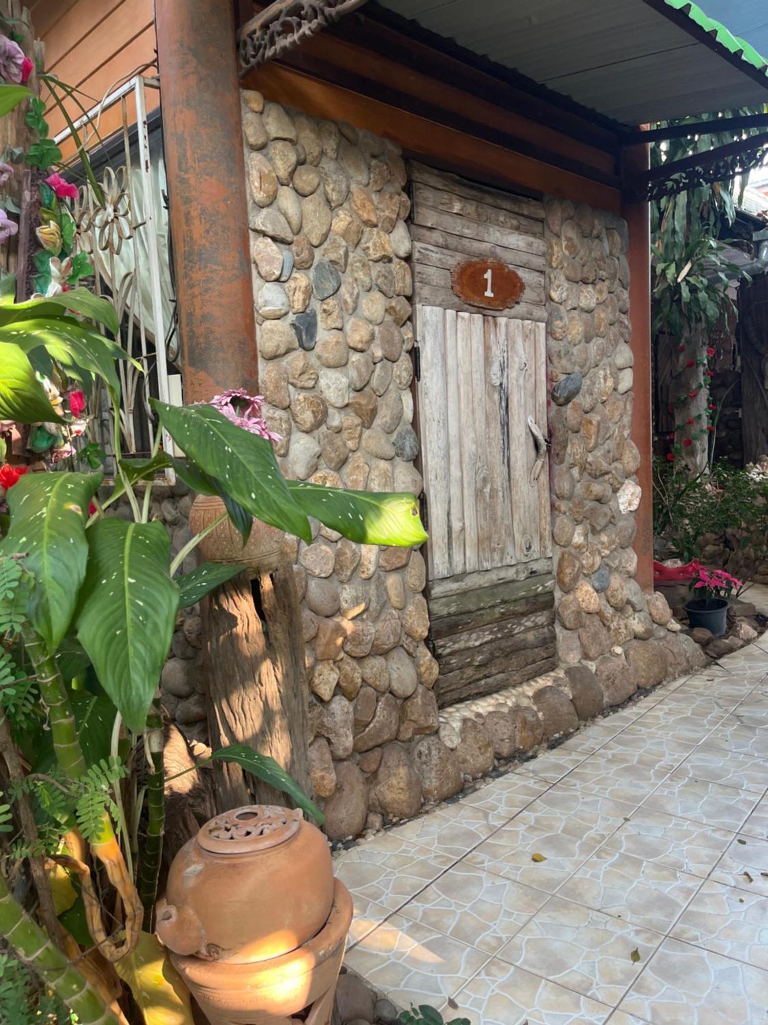 甘烹碧 三j旅馆酒店 外观 照片